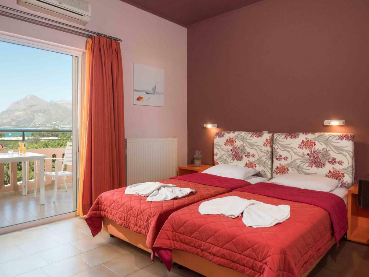 Petritos Rooms And Studios Фаласарна Екстериор снимка