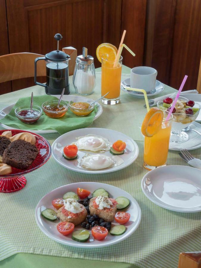 Petritos Rooms And Studios Фаласарна Екстериор снимка