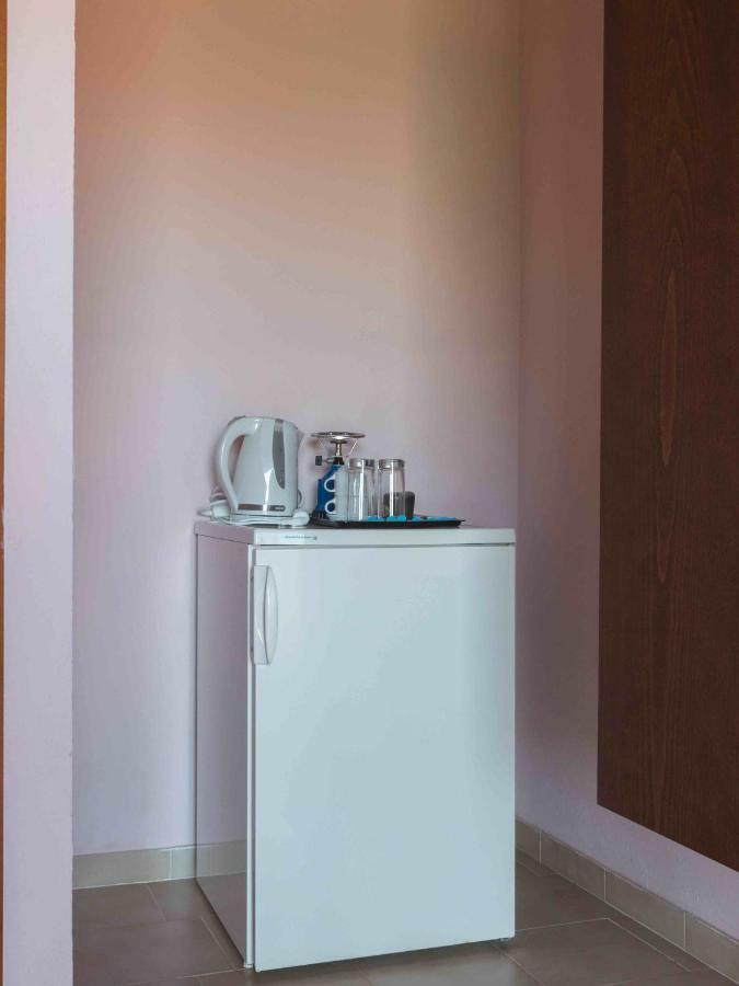 Petritos Rooms And Studios Фаласарна Екстериор снимка